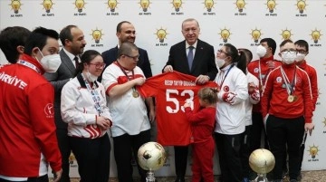Cumhurbaşkanı Erdoğan Ankara Özel Sporcular Federasyonu üyelerini kabul etti