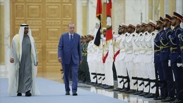 Cumhurbaşkanı Erdoğan, BAE Devlet Başkanı Al Nahyan tarafından resmi törenle karşılandı