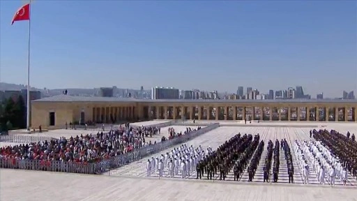 Cumhurbaşkanı Erdoğan başkanlığındaki devlet erkanı Anıtkabir'i ziyaret etti