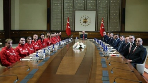 Cumhurbaşkanı Erdoğan, çeşitli branşlardan başarılı sporcuları kabul etti