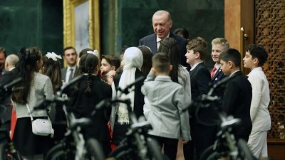 Cumhurbaşkanı Erdoğan &ccedil;ocuklarla bir araya geldi