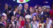 Cumhurbaşkanı Erdoğan’dan çocuklarla düet