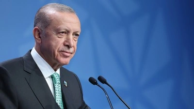 Cumhurbaşkanı Erdoğan'dan Galatasaray Başkanı &Ouml;zbek ile teknik direkt&ouml;r Buruk'a tebrik