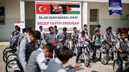 Cumhurbaşkanı Erdoğan'dan Gazzeli çocuklara bisiklet hediyesi