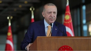 Cumhurbaşkanı Erdoğan: Darbecilere geçit vermeyen tüm kardeşlerime şükranlarımı sunuyorum
