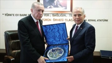 Cumhurbaşkanı Erdoğan, Denizli Valisi Coşkun ile Büyükşehir Belediye Başkanı Zolan'ı kabul etti