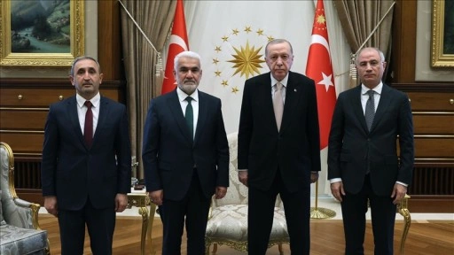 Cumhurbaşkanı Erdoğan, HÜDA PAR Genel Başkanı Yapıcıoğlu'nu kabul etti