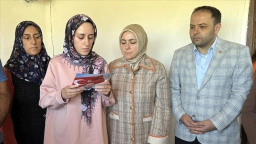 Cumhurbaşkanı Erdoğan'ın "Terörsüz Türkiye" mektubu Ardahan'da şehit annesine ul