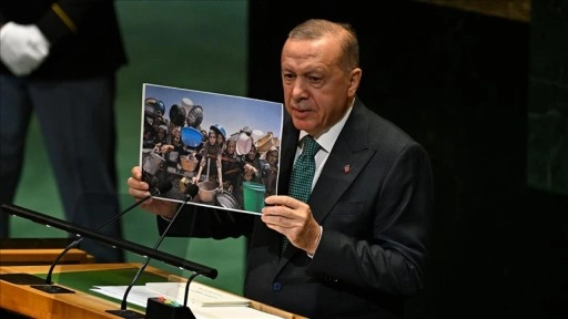 Cumhurbaşkanı Erdoğan, İsrail'in Gazze'deki soykırımını AA'nın fotoğraflarıyla dünyay