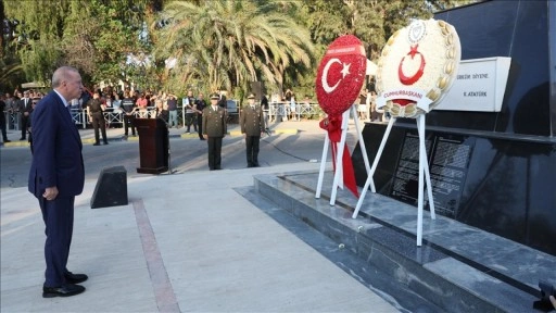 Cumhurbaşkanı Erdoğan, KKTC'de Atatürk Anıtı'na çelenk sundu
