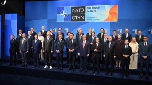 Cumhurbaşkanı Erdoğan, NATO Liderler Zirvesi'nde aile fotoğrafı çekimine katıldı