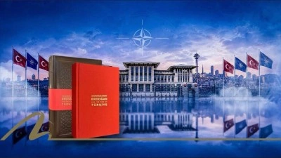 Cumhurbaşkanı Erdoğan, NATO liderlerine "The Politics of Courage: Erdoğan and the Rise of T&uuml;rkiye" kitabını takdim etti