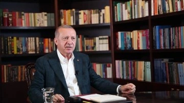 Cumhurbaşkanı Erdoğan: Ömrünü ailesine adayan tüm babaların Babalar Günü'nü tebrik ediyorum