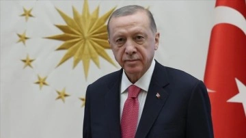 Cumhurbaşkanı Erdoğan, Özbekistan Cumhurbaşkanı'nı referandum başarısından dolayı kutladı