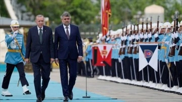 Cumhurbaşkanı Erdoğan, Romanya Başbakanı Ciolacu'yu resmi törenle karşıladı