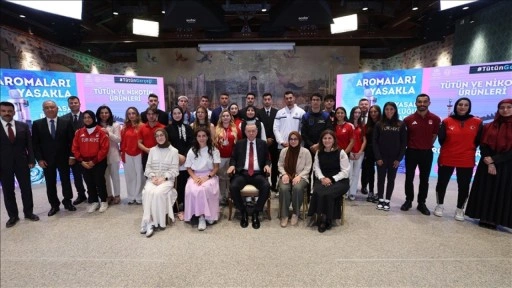 Cumhurbaşkanı Erdoğan, sporcular ve gençlerle bir araya geldi