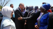Cumhurbaşkanı Erdoğan Tanzanya'da resmi törenle karşılandı