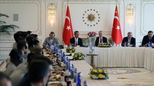 Cumhurbaşkanı Erdoğan, THY Avrupa Ligi şampiyonu Fenerbahçe Beko takımını kabul etti
