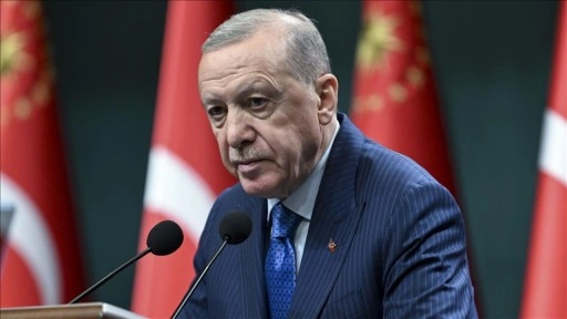 Cumhurbaşkanı Erdoğan: Türkiye, gelecek asrını şekillendirecek çok çetin mücadele yürütmekte