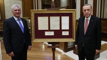 Cumhurbaşkanı Erdoğan'dan, Küba Devlet Başkanı Bermudez'e tarihi hediye