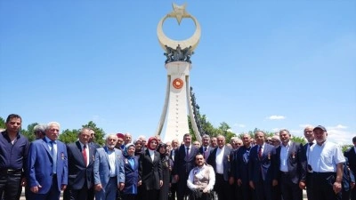 Cumhurbaşkanı Yardımcısı Yılmaz, 15 Temmuz Şehitler Anıtı'ndaki t&ouml;rene katıldı
