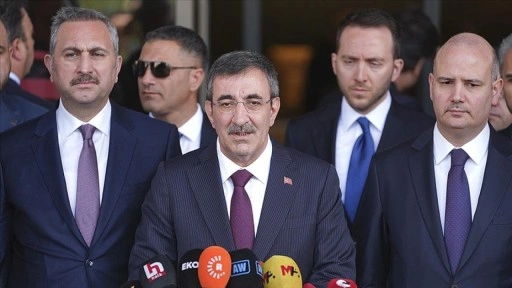Cumhurbaşkanı Yardımcısı Yılmaz'dan, TBMM Başkanvekili Önder'in tedavi gördüğü hastaneye z