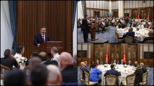 Cumhurbaşkanı Yardımcısı Yılmaz KKTC'den gelen muhtarları kabul etti