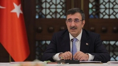 Cumhurbaşkanı Yardımcısı Yılmaz, T&uuml;rk Kızılaya kurban bağışında bulundu
