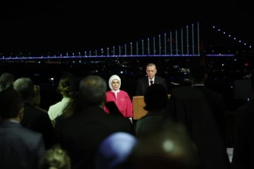 Cumhuriyet kutlu oldu -Nuray Mert yazdı-