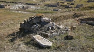 Dağlık Karabağ&#039;da Ermeni güçlerin vahşetinin tanığı yıkılan mezarlıklar