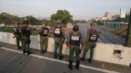Darbeci askerlerin Venezuela&#039;dan kaçtığı iddia edildi