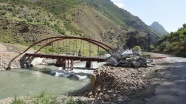 DBP&#039;li belediye PKK&#039;lı teröristler için köprü yaptırmış