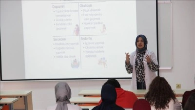 Dedesini akciğer kanserinden kaybeden doktor 23 yıldır bağımlılıklarla m&uuml;cadele ediyor