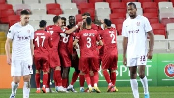 Demir Grup Sivasspor UEFA Avrupa Konferans Ligi'nde gruptan çıkmayı garantiledi