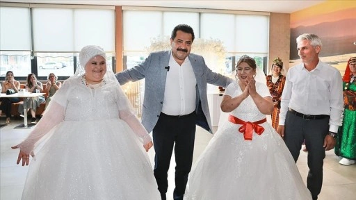Denizli'de down sendromlu Gülizar ve Selma'nın gelin olma hayalleri temsili düğünle gerçek