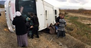 Denizli’de yolcu otobüsü devrildi: 2 ölü, 19 yaralı
