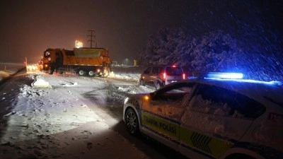 Denizli ve Afyonkarahisar'da kar yağışı etkili oluyor