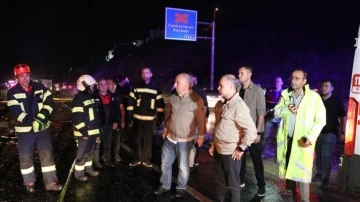Denizli'de otobüsün minibüs ve hafif ticari araca çarpmasıyla 3 kişi öldü, 45 kişi yaralandı