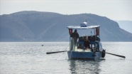 Denizsiz kentin balıkçıları Keban Baraj Gölü'nde zorlu av mesaisinde
