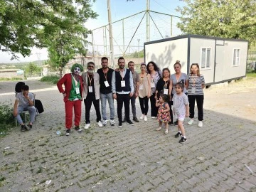 Deprem mağduru çocuklara şeker tadında projeler -Selçuk Aka, magazin dünyasından yazdı-