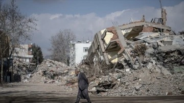 Depremde 72 kişinin hayatını kaybettiği İsias Oteli'nde fazladan kat çıkıldığı belirlendi