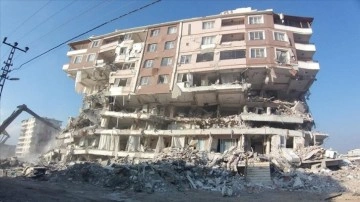 Depremde 9 kişinin öldüğü apartmanın müteahhidi yaptığı binayı hatırlamıyormuş