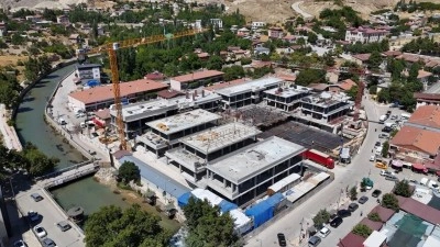 Depremde ağır hasar g&ouml;ren Darende &Ccedil;arşısı yıl sonunda tamamlanacak