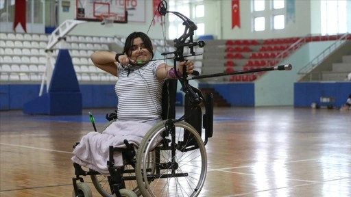 Depremde bacaklarını kaybeden para okçu Feyza Nur'un hedefi Türkiye şampiyonluğu