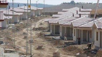 Depremden etkilenen Adıyaman'da kırsal konutların yapımı sürüyor