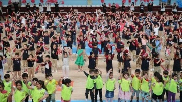 Depremden etkilenen Hatay'da çocuklar, moral bulacakları 23 Nisan'a hazırlanıyor
