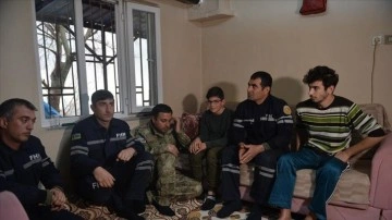 Depremzede kardeşler, kendilerini hayata bağlayan Azerbaycanlı ekiple buluştu