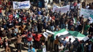 Dera'da rejim karşıtı gösteriler sürüyor