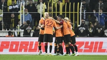 Derbide Galatasaray, Fenerbahçe'yi 3-0 yendi