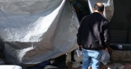 Derme çatma çadırda ölen kimsesiz adam mahalleliyi ağlattı